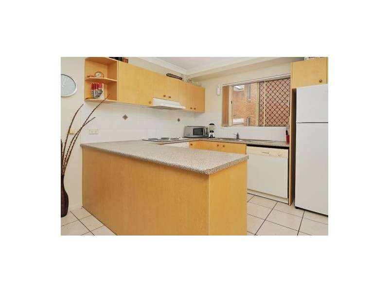 2/69 Shakespeare St, Coorparoo QLD 4151