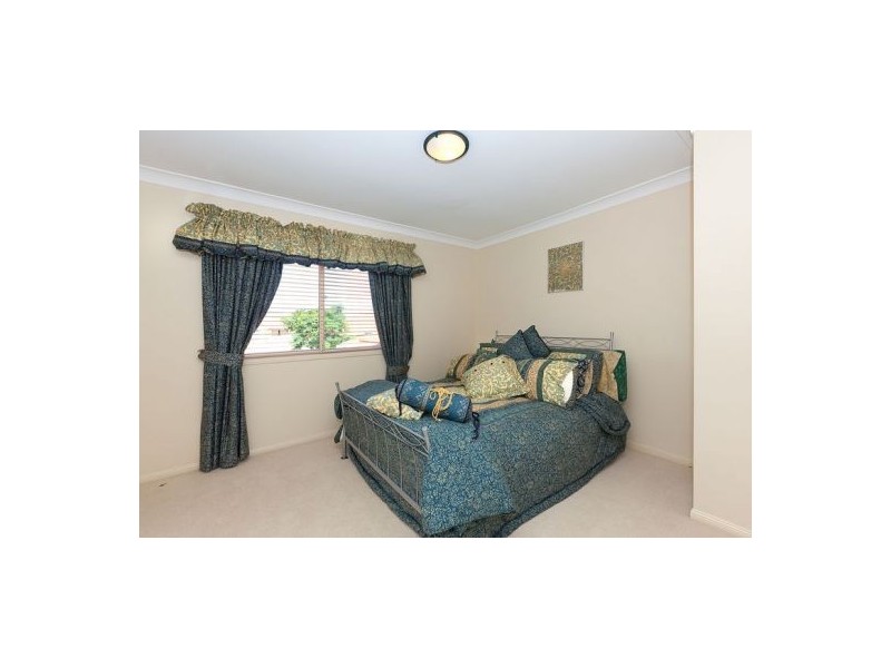 60 Golden Oak Cr, Carindale QLD 4152