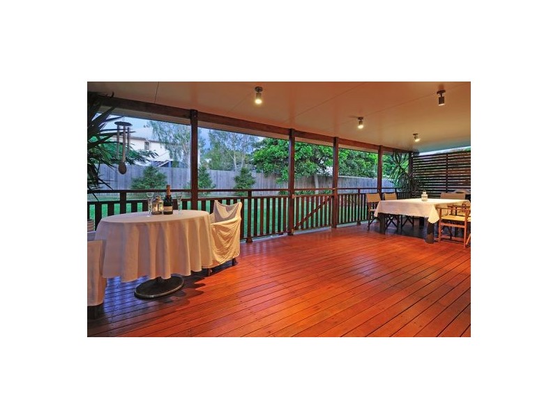 114 Lawn Street, Holland Park QLD 4121