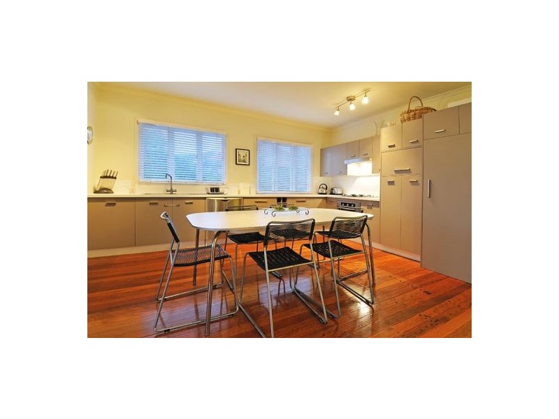 114 Lawn Street, Holland Park QLD 4121