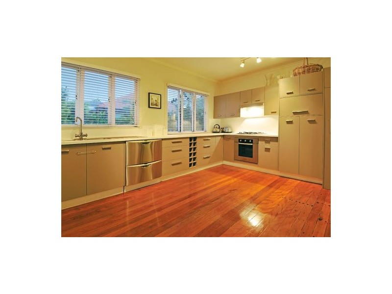 114 Lawn Street, Holland Park QLD 4121