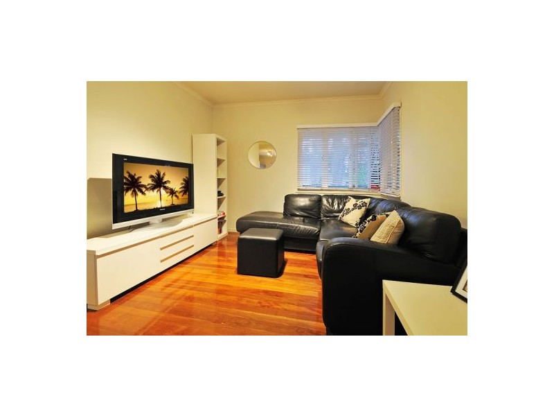 114 Lawn Street, Holland Park QLD 4121