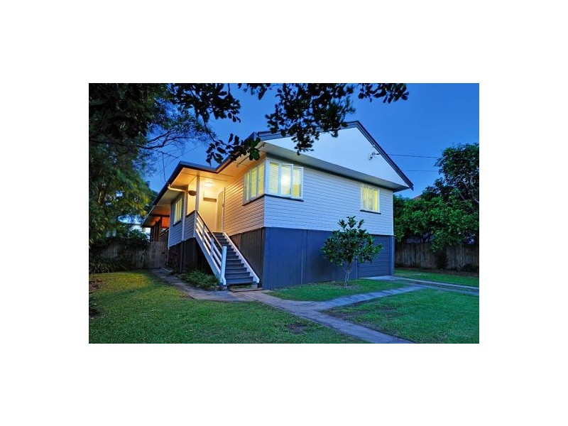 114 Lawn Street, Holland Park QLD 4121