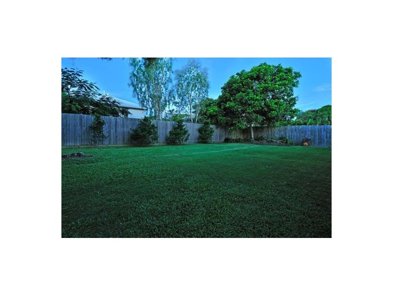 114 Lawn Street, Holland Park QLD 4121