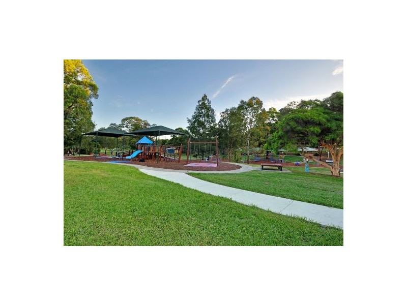 114 Lawn Street, Holland Park QLD 4121