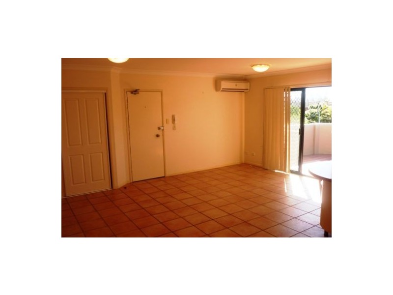 2/192 Juliette Street, Greenslopes QLD 4120