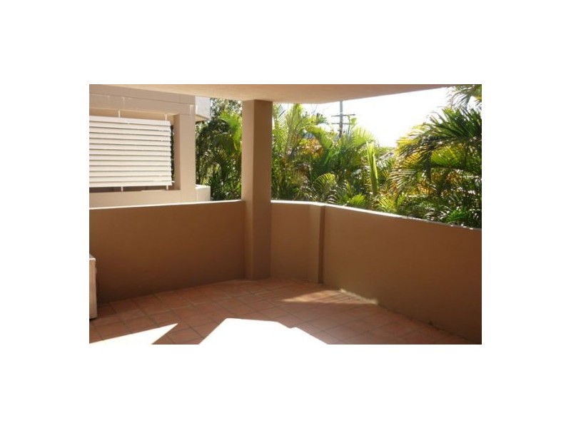 2/192 Juliette Street, Greenslopes QLD 4120