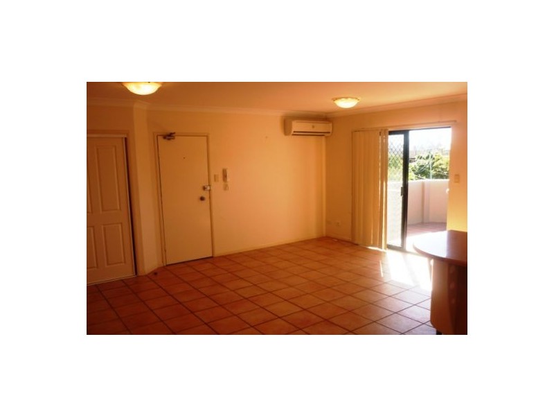 2/192 Juliette Street, Greenslopes QLD 4120