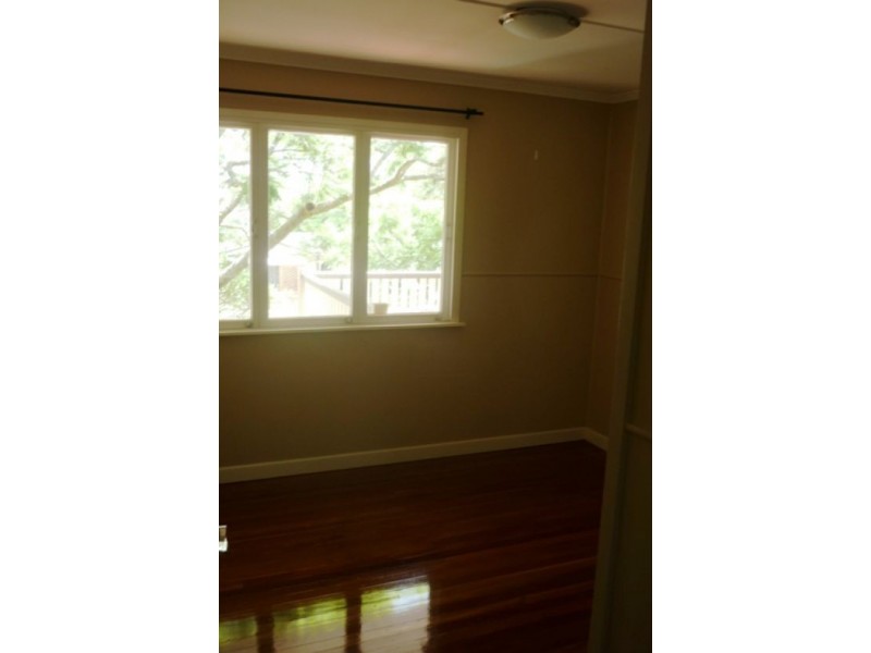 42 Mulsanne Street, Holland Park QLD 4121