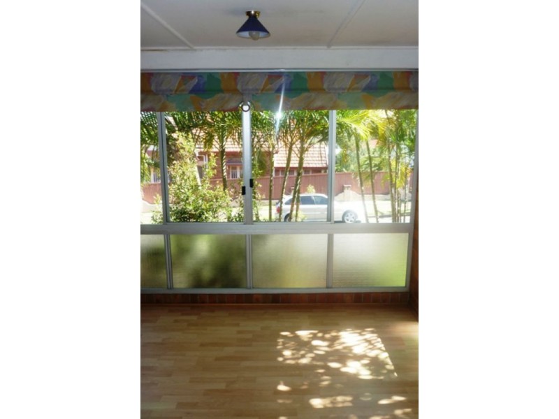 8 Brown Street, Camp Hill QLD 4152