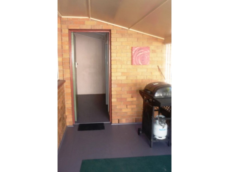 8 Brown Street, Camp Hill QLD 4152