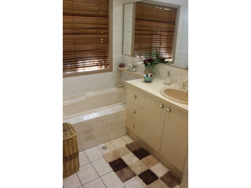3 Beaumont Street, Carina Heights QLD 4152
