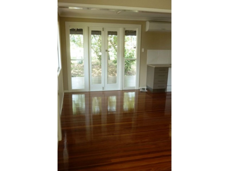 42 Mulsanne Street, Holland Park QLD 4121