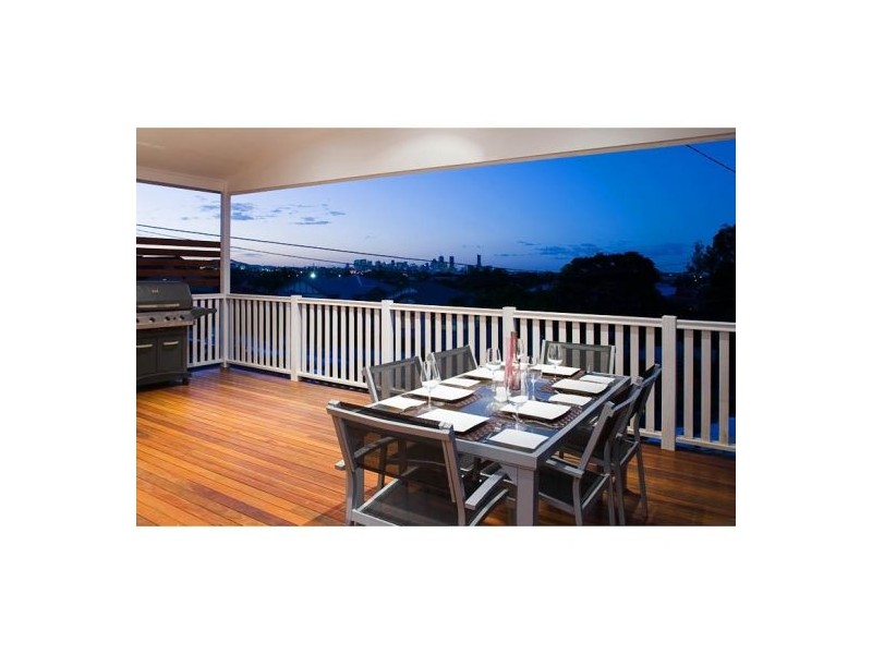 38 Headfort Street, Greenslopes QLD 4120