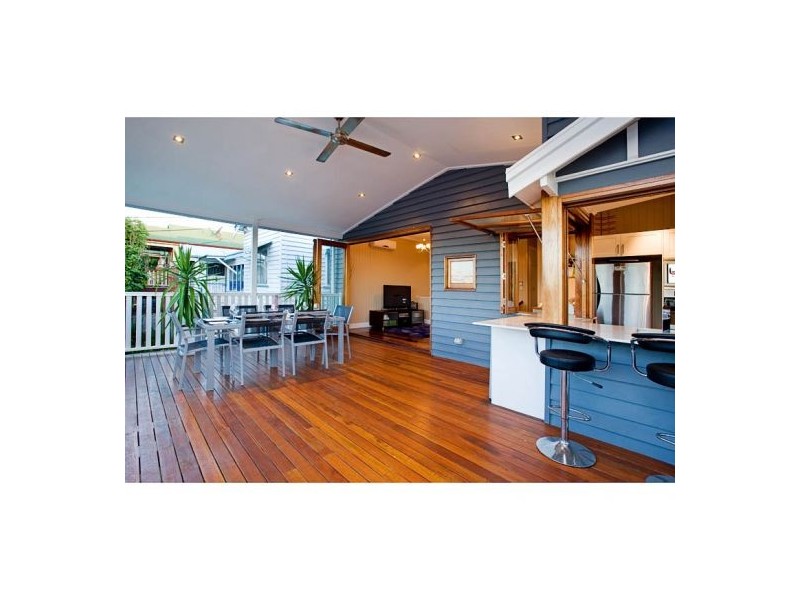 38 Headfort Street, Greenslopes QLD 4120