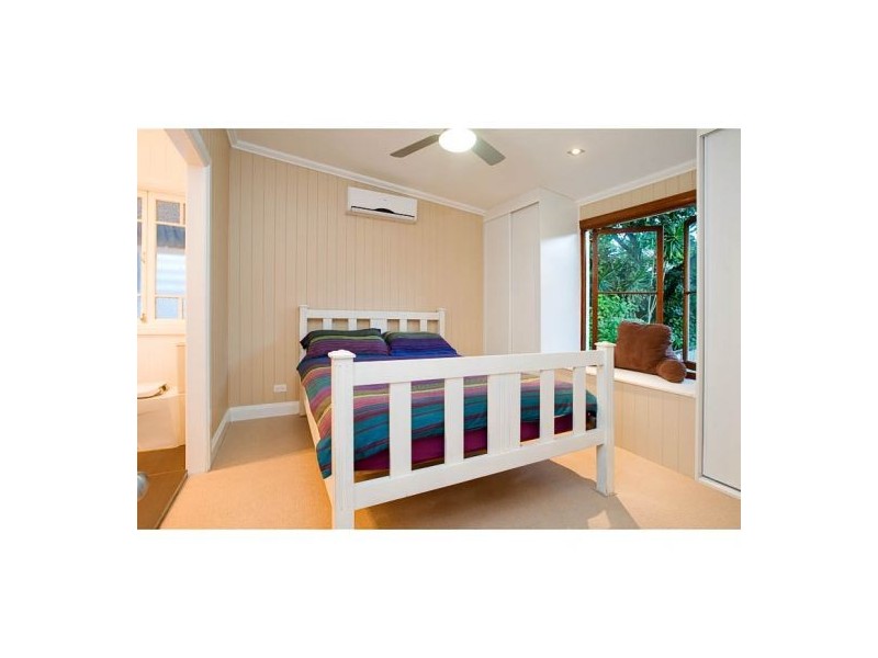 38 Headfort Street, Greenslopes QLD 4120