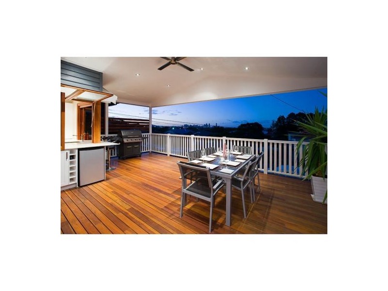 38 Headfort Street, Greenslopes QLD 4120