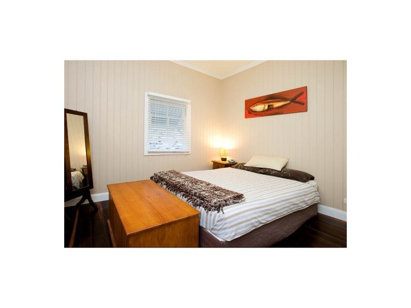38 Headfort Street, Greenslopes QLD 4120