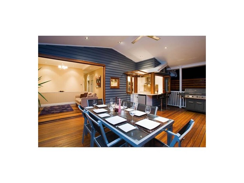 38 Headfort Street, Greenslopes QLD 4120