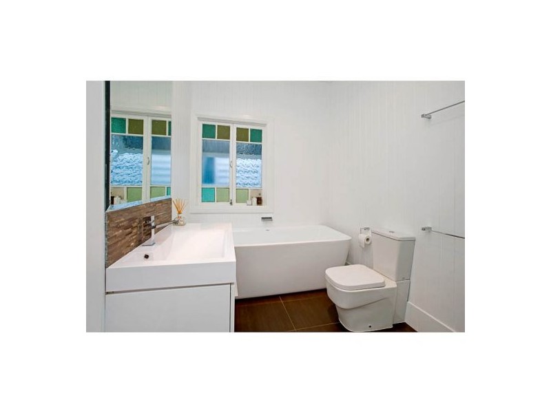 38 Headfort Street, Greenslopes QLD 4120