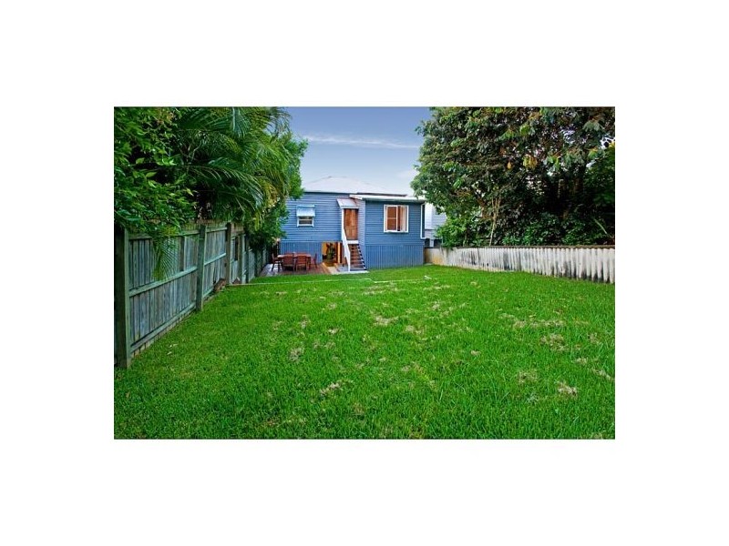 38 Headfort Street, Greenslopes QLD 4120