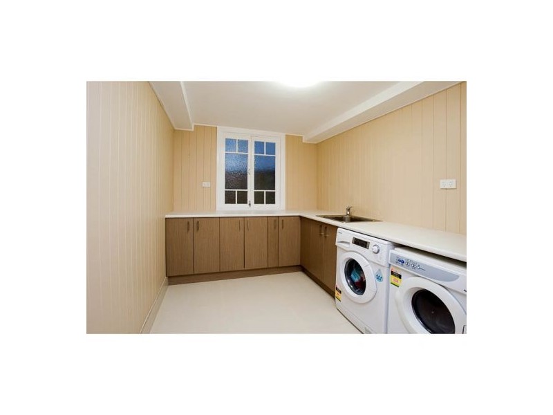 38 Headfort Street, Greenslopes QLD 4120