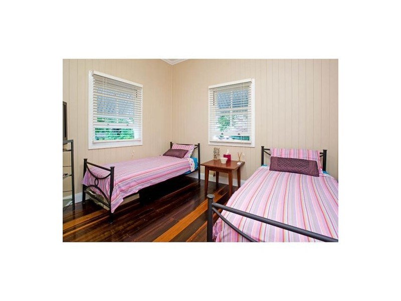 38 Headfort Street, Greenslopes QLD 4120