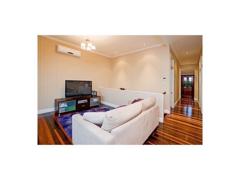 38 Headfort Street, Greenslopes QLD 4120