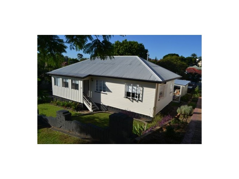 30 Reuben Street, Holland Park QLD 4121