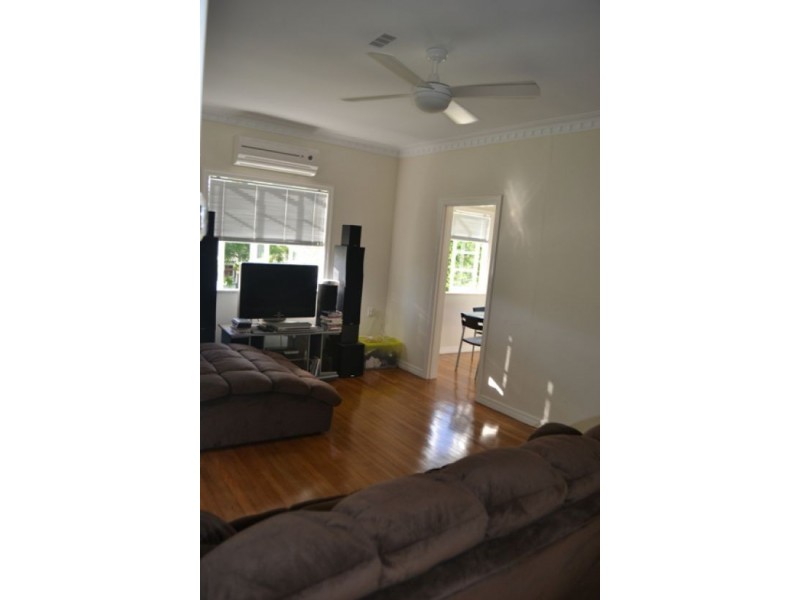 30 Reuben Street, Holland Park QLD 4121