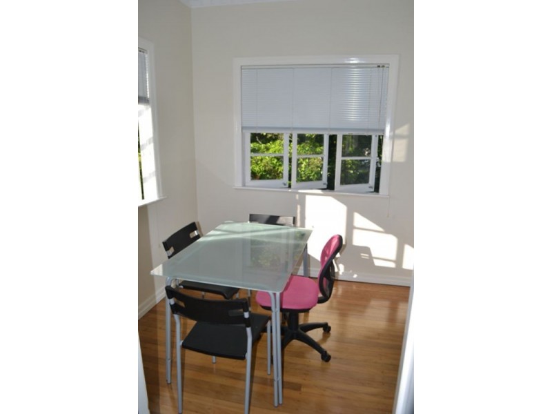 30 Reuben Street, Holland Park QLD 4121