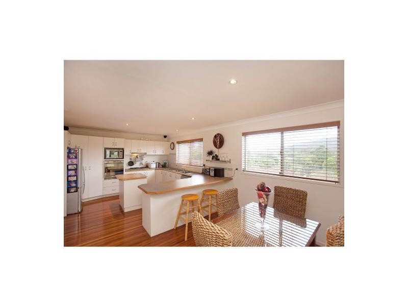 16 Flynn Street, Holland Park West QLD 4121