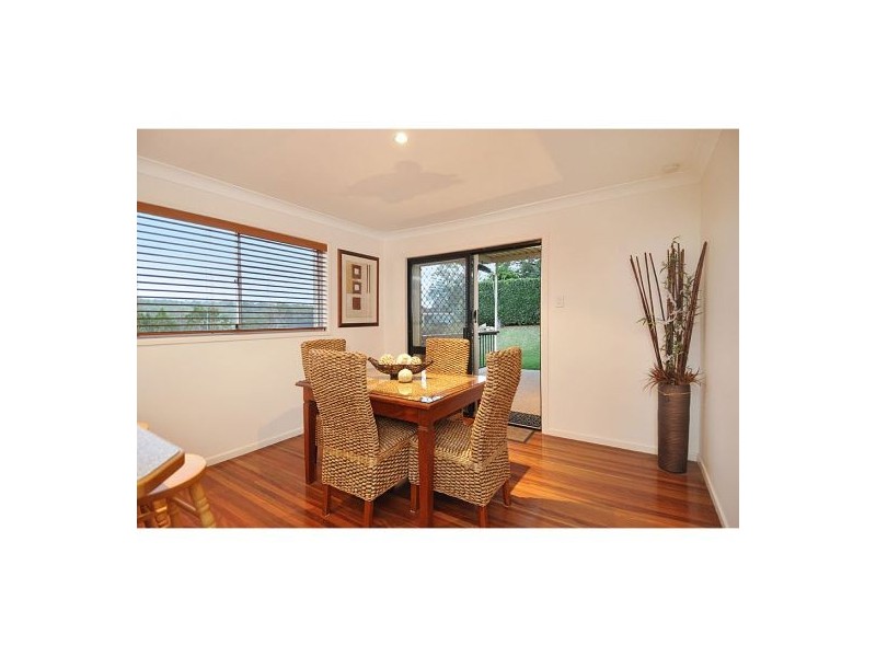 16 Flynn Street, Holland Park West QLD 4121