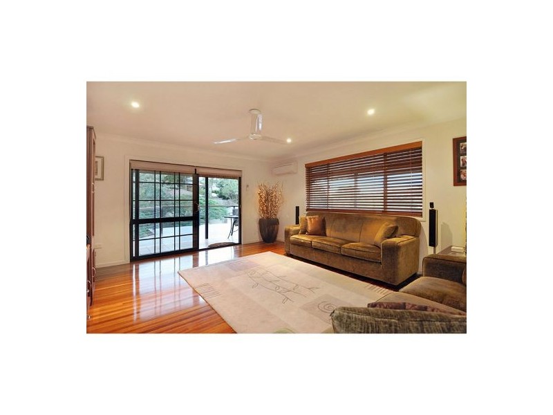 16 Flynn Street, Holland Park West QLD 4121