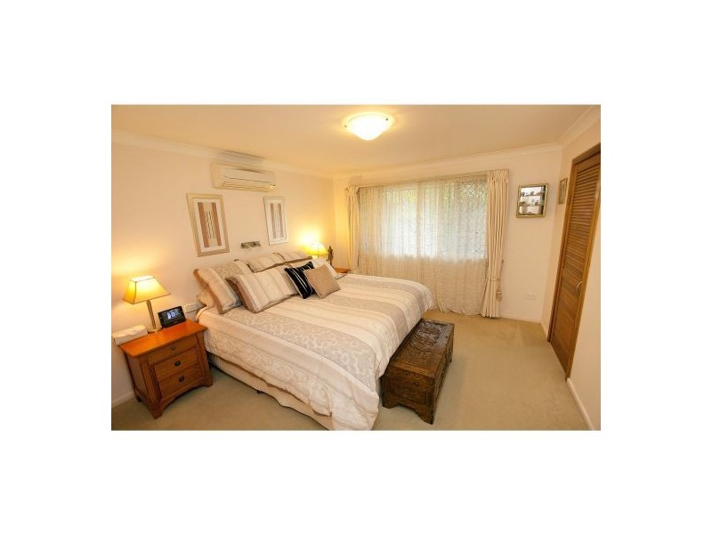 16 Flynn Street, Holland Park West QLD 4121