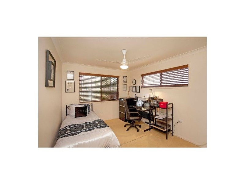 16 Flynn Street, Holland Park West QLD 4121