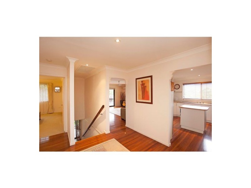 16 Flynn Street, Holland Park West QLD 4121