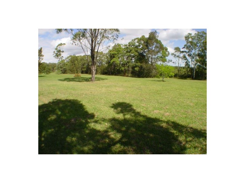 28 Whitehall Av, Birkdale QLD 4159