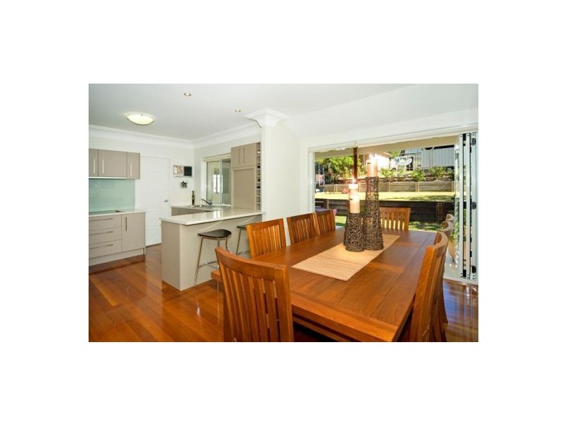 4 Cedlen Street, Camp Hill QLD 4152