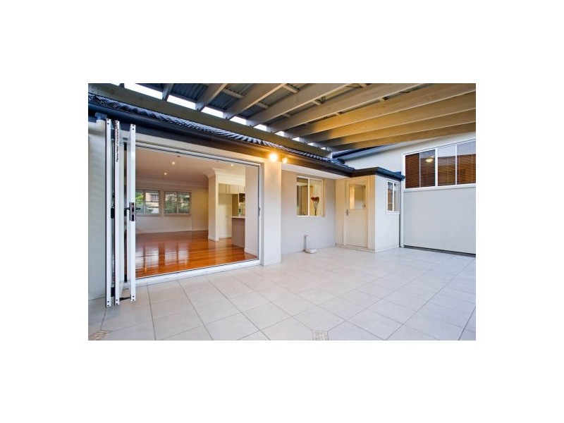 4 Cedlen Street, Camp Hill QLD 4152