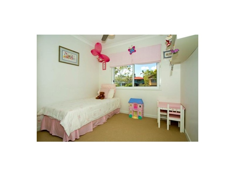 4 Cedlen Street, Camp Hill QLD 4152