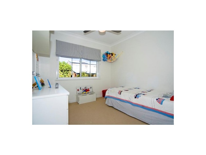 4 Cedlen Street, Camp Hill QLD 4152