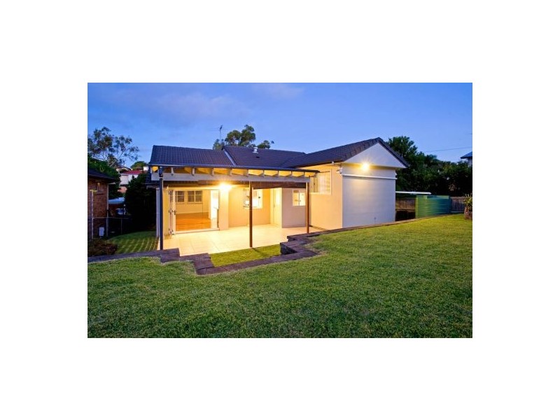 4 Cedlen Street, Camp Hill QLD 4152