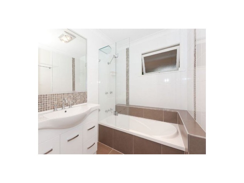 84 Hendren Street, Carina QLD 4152