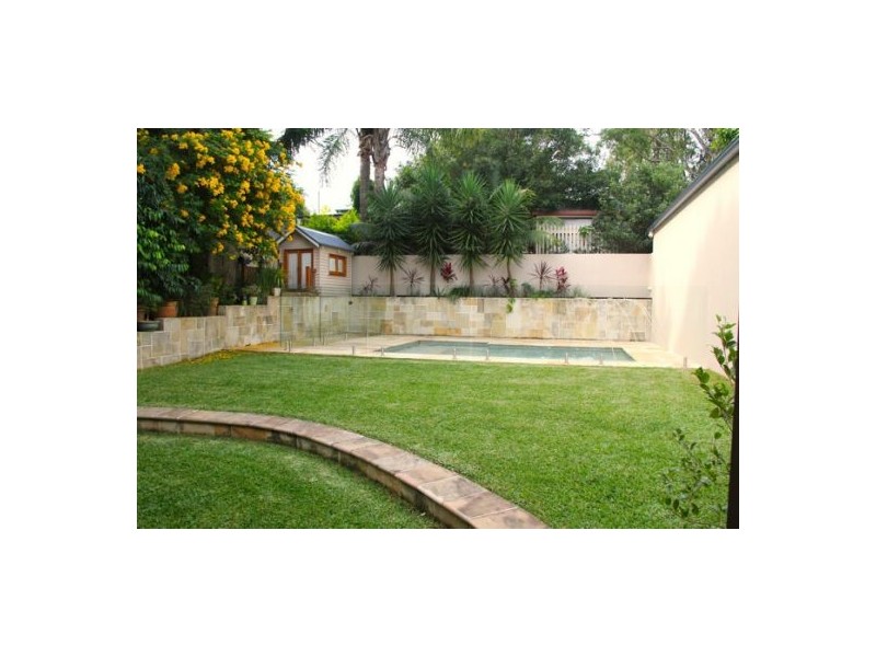 12 Stella Street, Holland Park QLD 4121