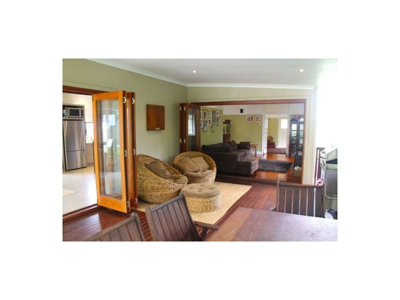 12 Stella Street, Holland Park QLD 4121