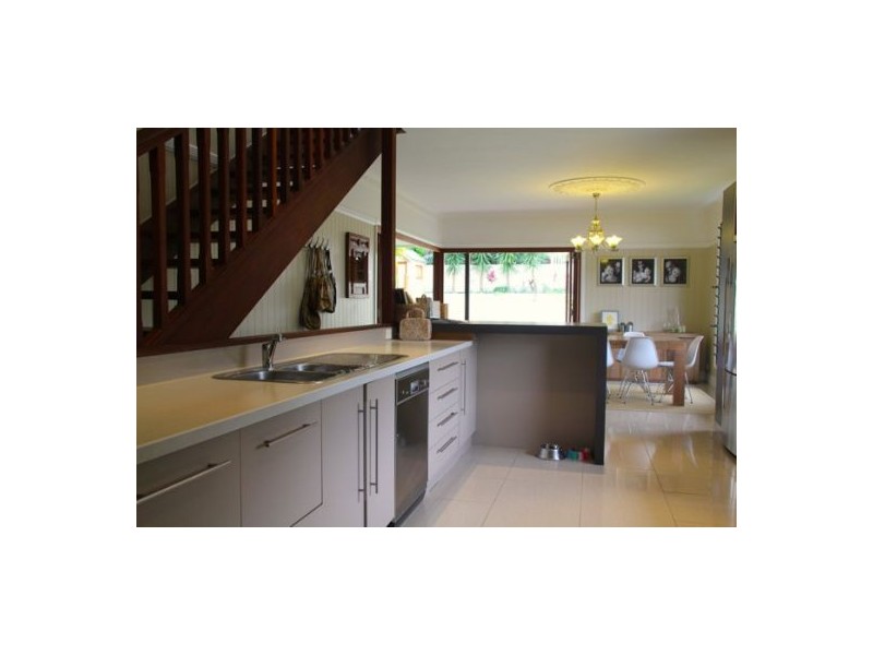 12 Stella Street, Holland Park QLD 4121