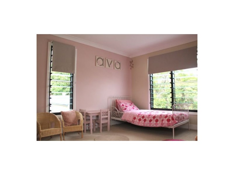 12 Stella Street, Holland Park QLD 4121