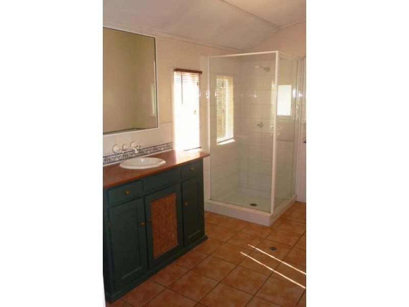 72 Birdwood Road, Holland Park West QLD 4121