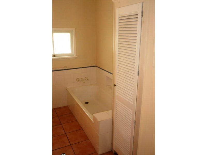 72 Birdwood Road, Holland Park West QLD 4121